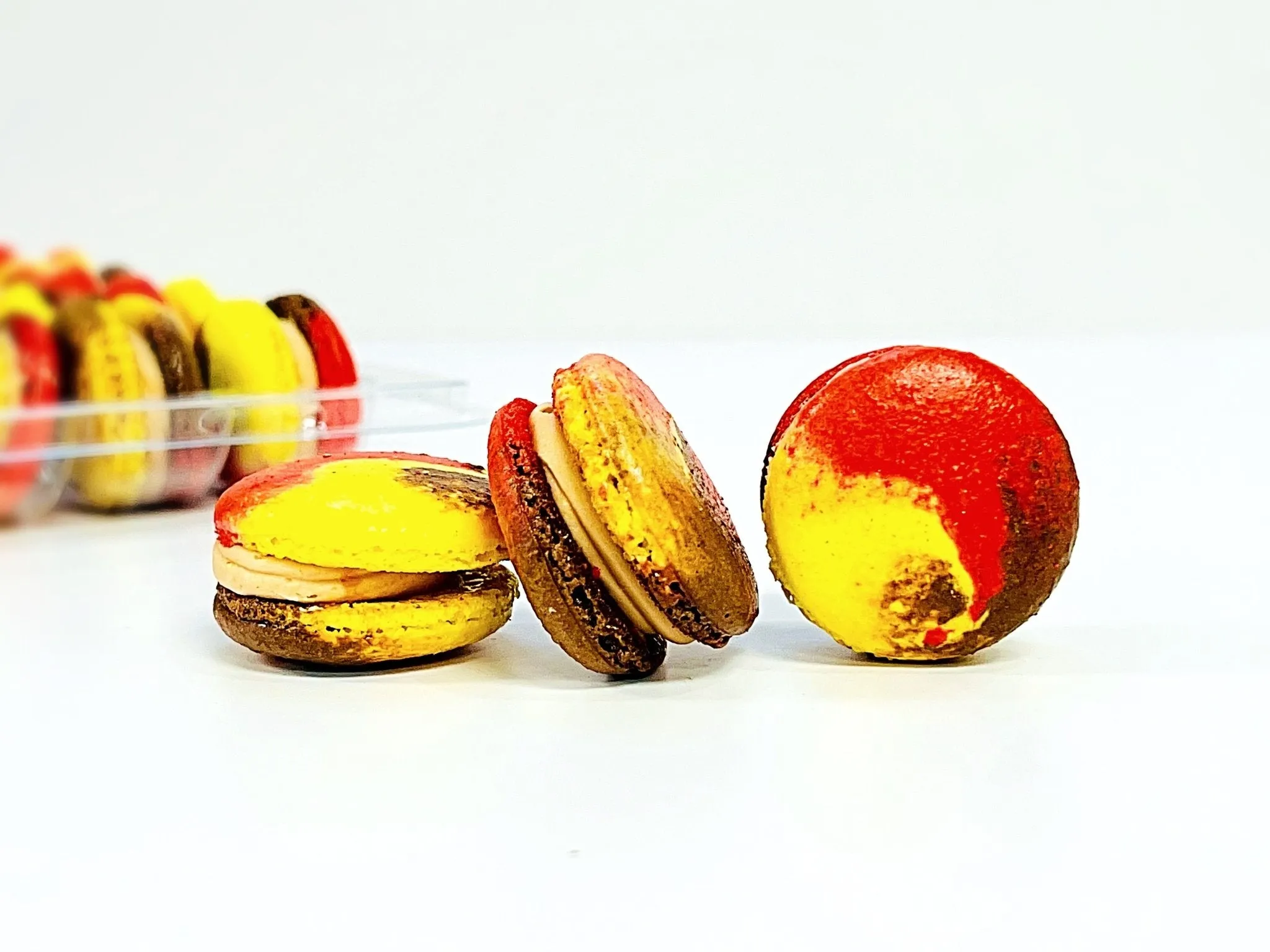 6 Pack Strawberry Caramel French Macarons