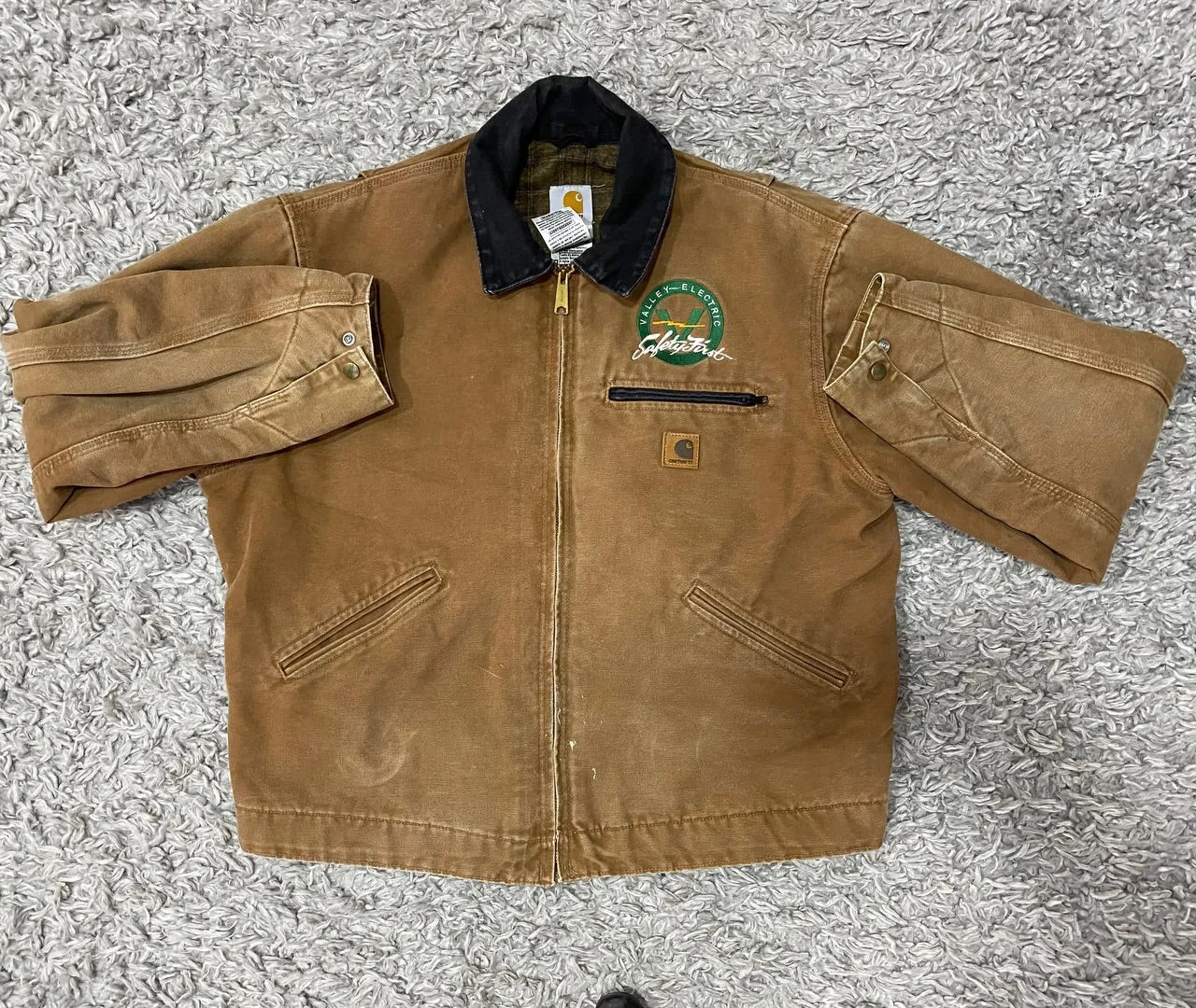 Carhartt Jacket - 8 pieces