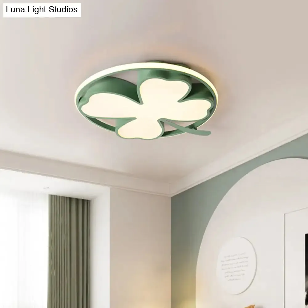 Contemporary Clover Bedroom Flushmount LED Ceiling Light in Black/Green