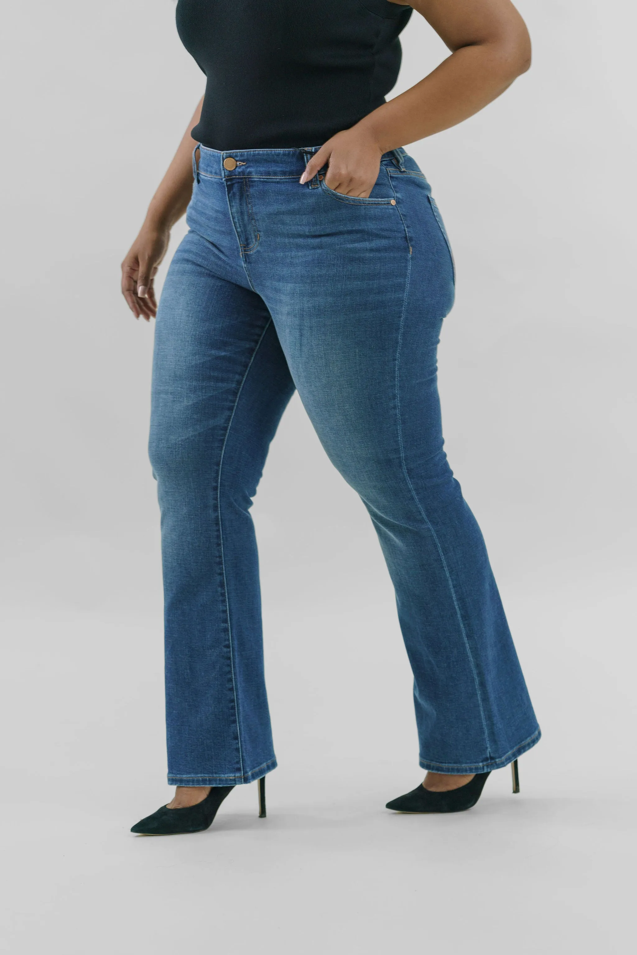 LUCY BOOTCUT JEANS