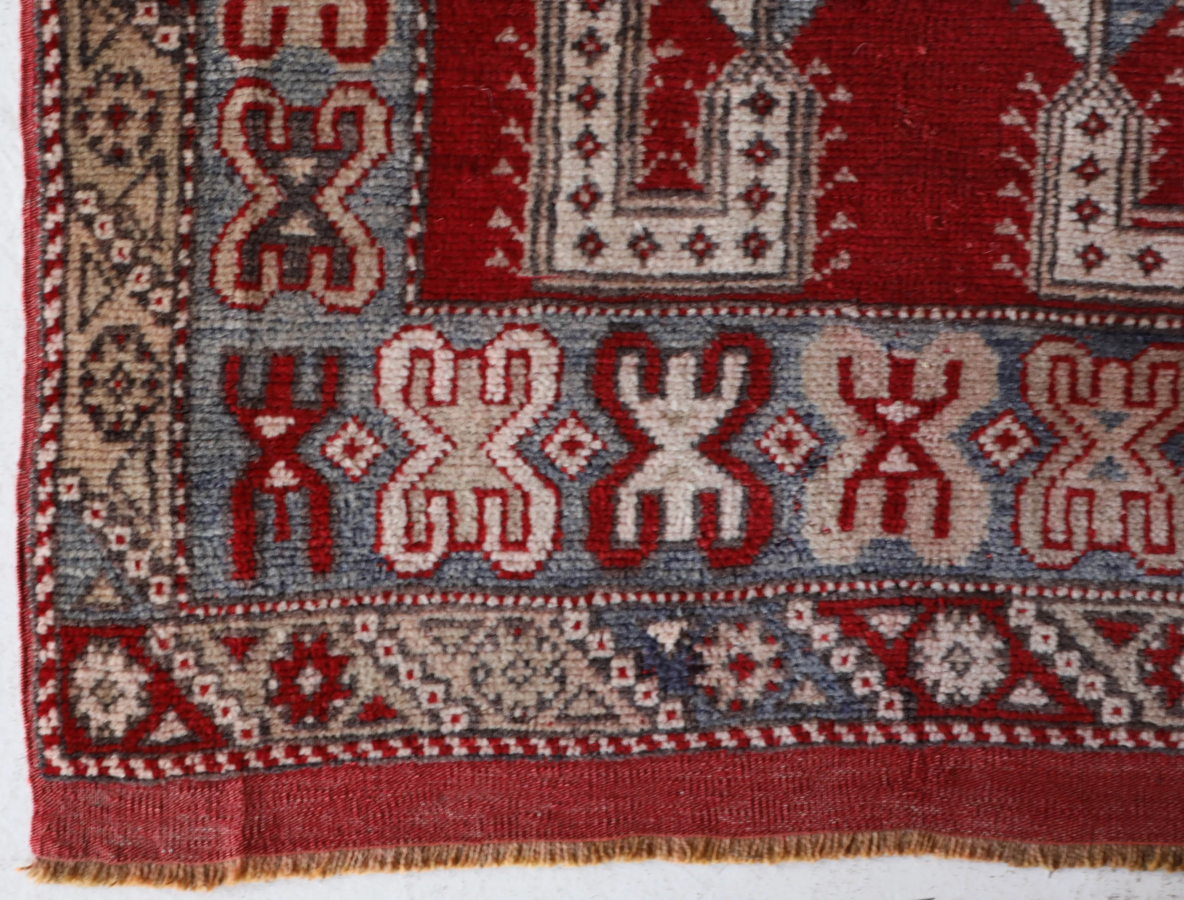 Semi-antique Oushak Prayer Rug 3'3"x4'3"